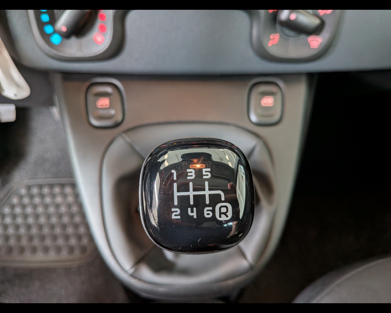 Foto FIAT Panda 1.0 firefly hybrid s&s 70cv 5p.ti