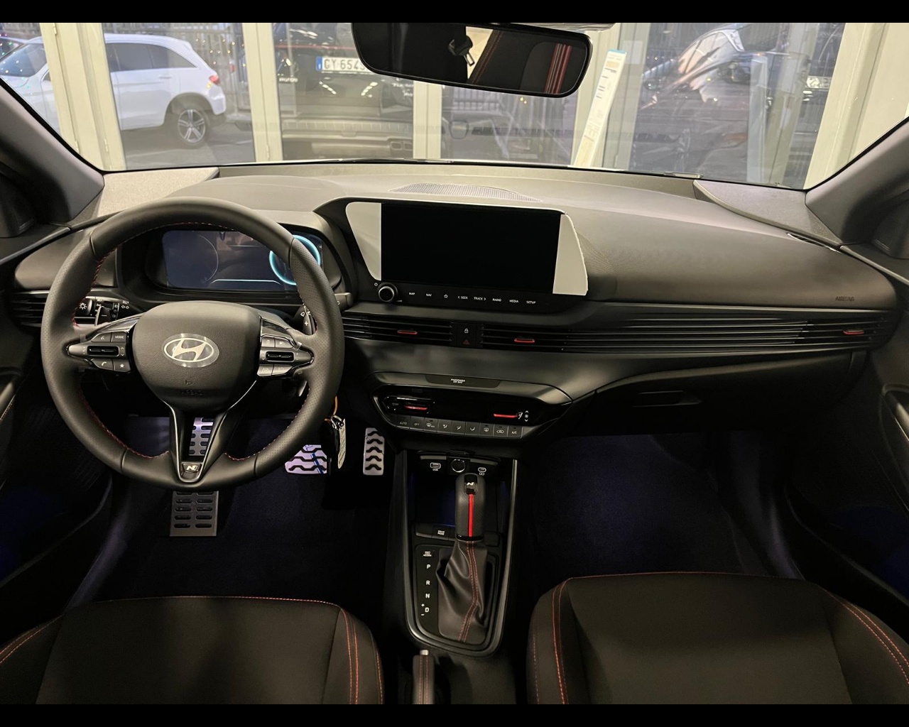 Foto HYUNDAI I20 PE MY25 1.0T DCT NLINE CARBON