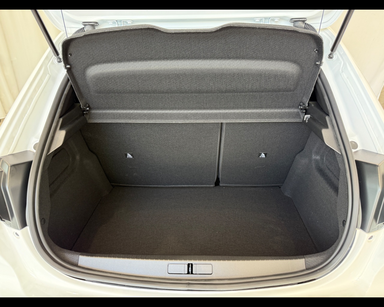 PEUGEOT 208 5P – ALLURE Hybrid 136 E-DCS6 Ibrido benzina Aziendale - 14