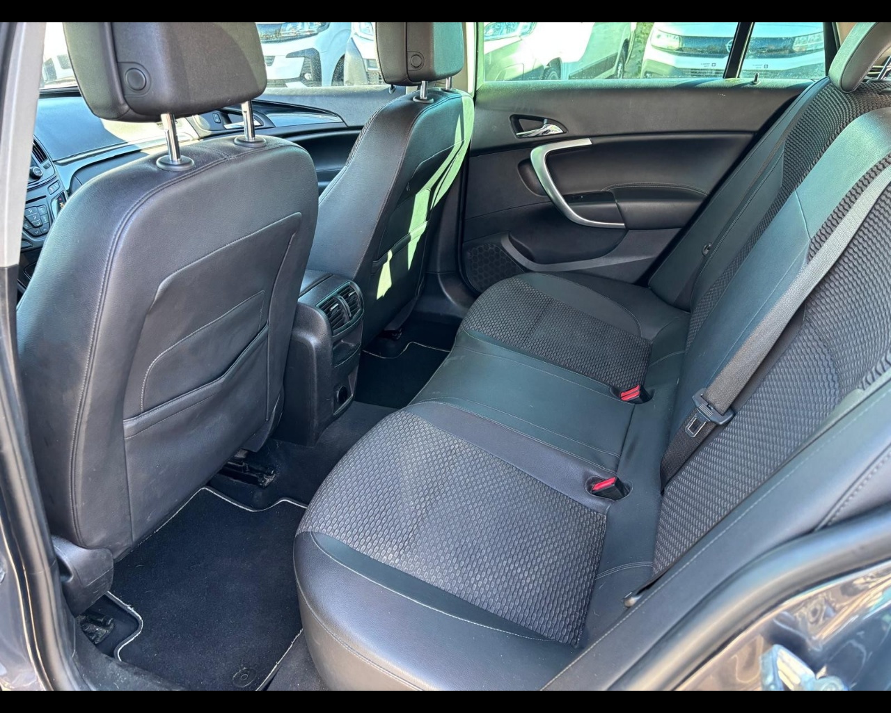 Foto OPEL Insignia Sports Tourer 2.0 cdti Advance 104gr 140cv