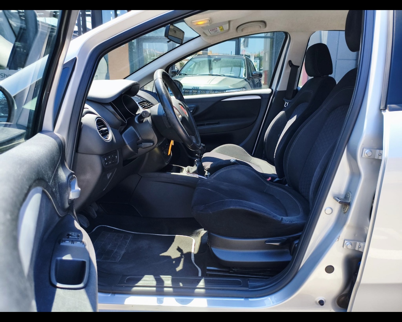 Foto FIAT Punto 5p 1.2 Easy