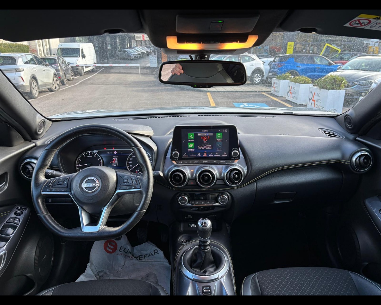 Foto NISSAN Juke 1.0 dig-t Kiiro 114cv
