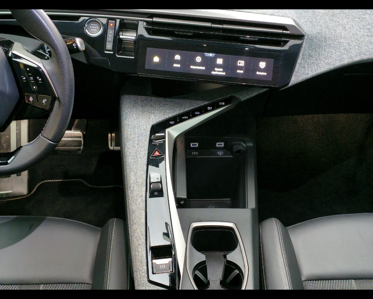 Foto PEUGEOT 3008 1.2 hybrid GT 145cv e-dcs6