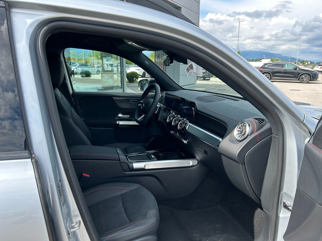Mercedes EQB EQB 250+ AMG Line Advanced Plus - 9