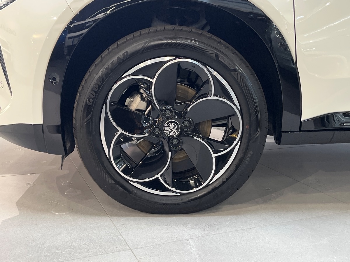 Alfa Romeo Junior Nuovo Ibrido benzina Junior Cerea