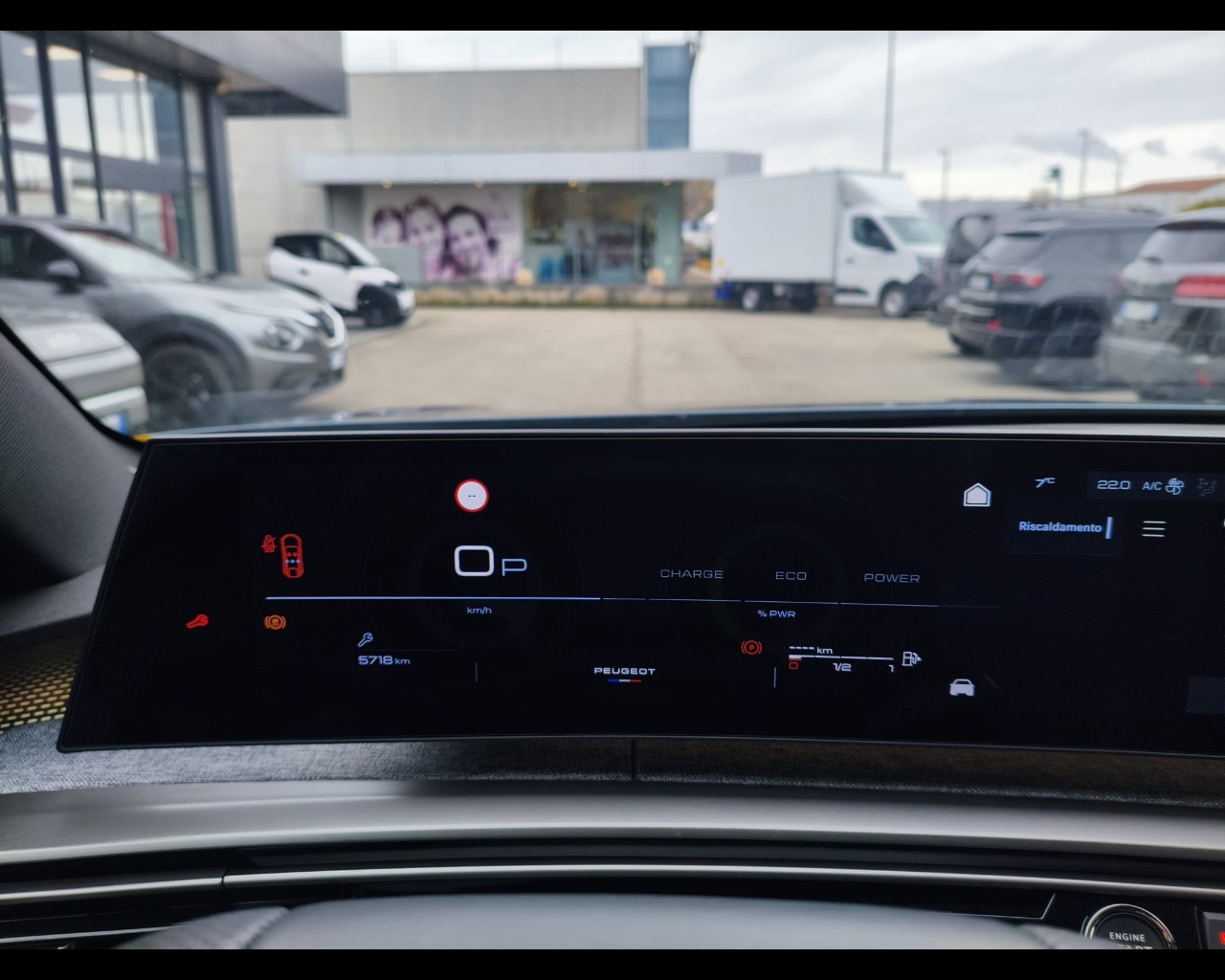 Foto PEUGEOT 3008 1.2 hybrid GT 145cv e-dcs6