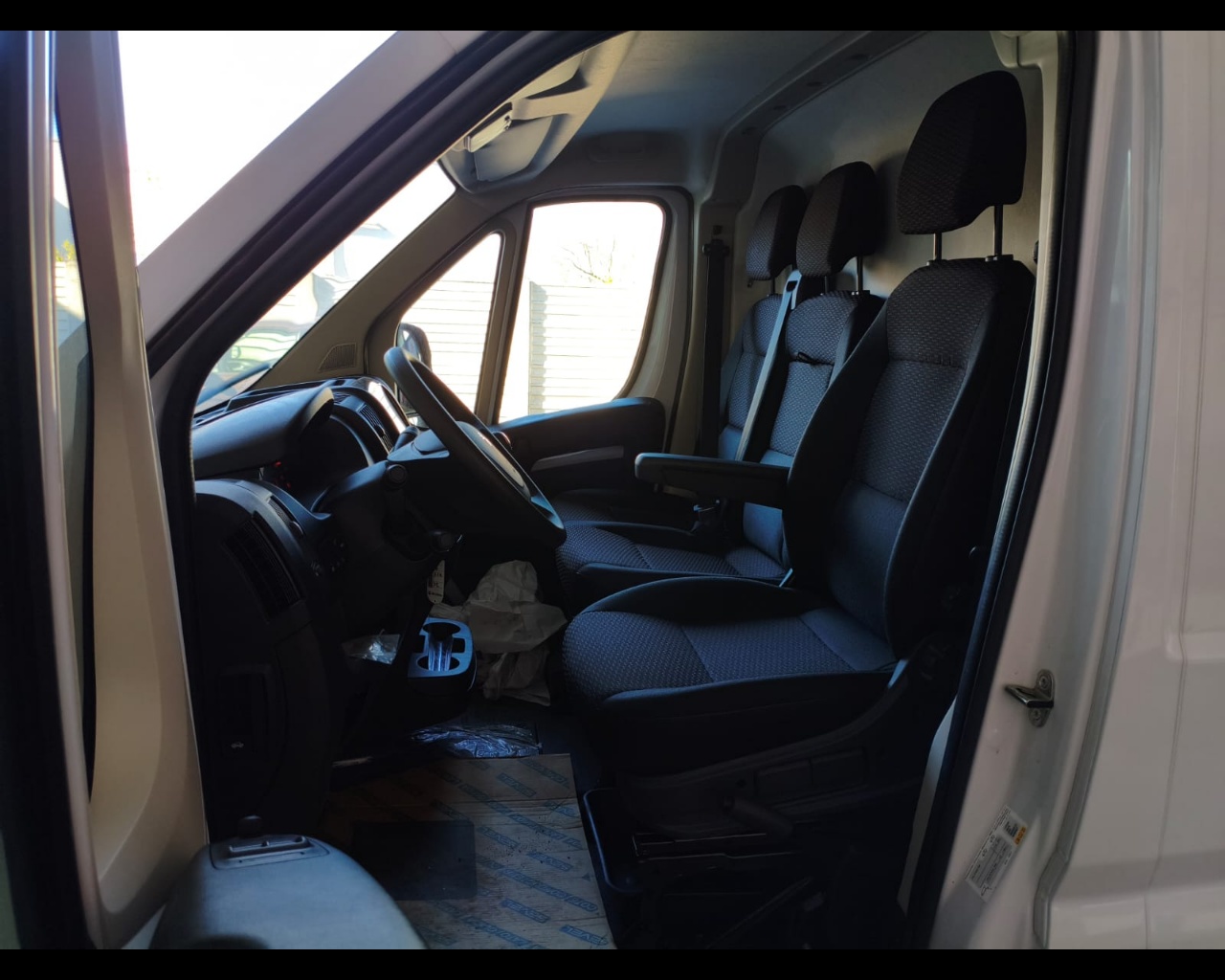 Foto PEUGEOT Boxer Furgone 333 L2 H2 BlueHDi 140 S&S