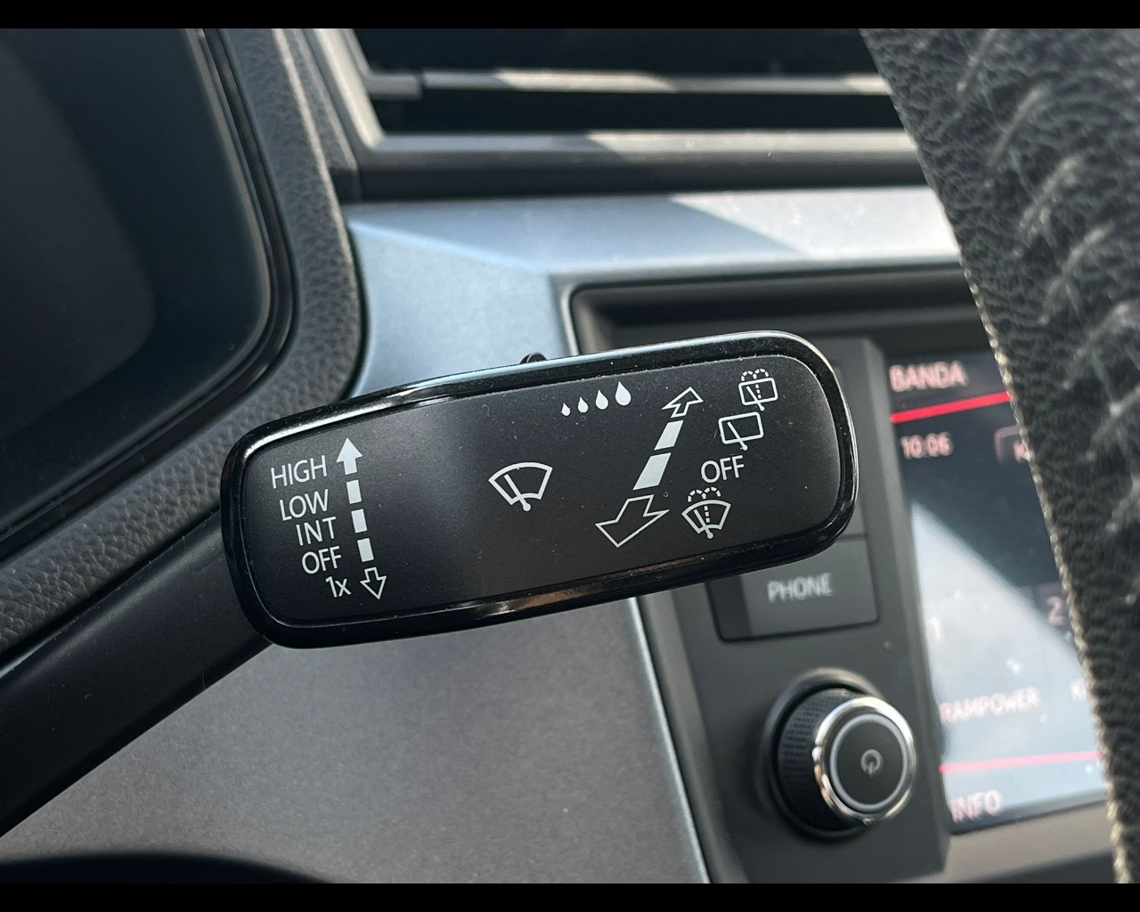 Foto SEAT Arona 1.0 tgi Black Edition 90cv