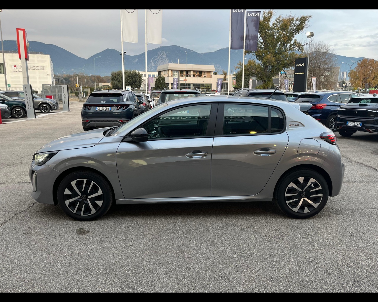 Foto PEUGEOT 208 1.2 hybrid Style 100cv e-dcs 6