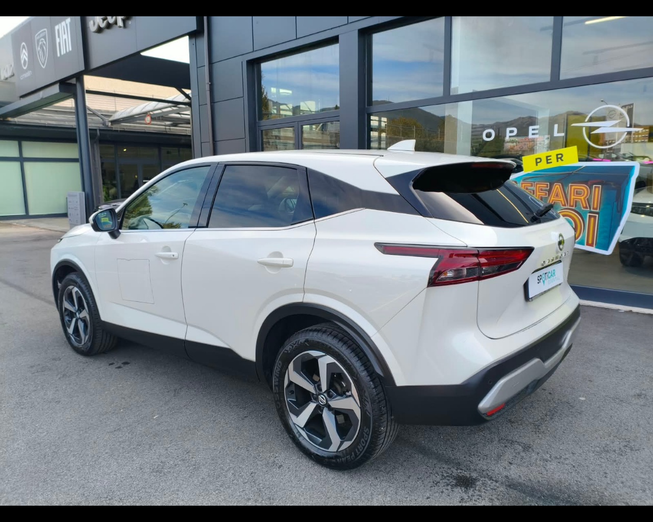 Foto NISSAN Qashqai 1.3 mhev N-Connecta 2wd 140cv (leggere la descrizione!)