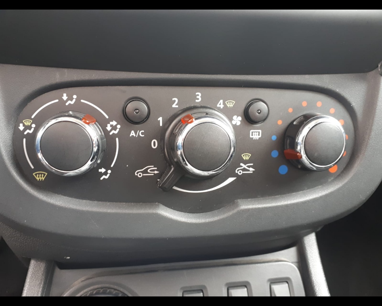 Foto DACIA Duster 1.5 dci 110cv Laureate 4x4