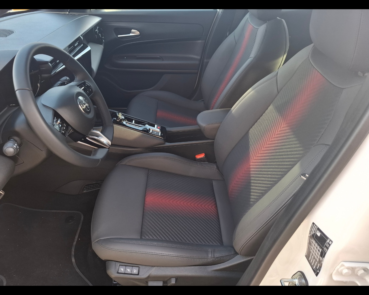 ALFA ROMEO Junior Ibrida My25 Ibrida 1.2145cv Hybrid Edct6 Ibrido benzina Aziendale - 5