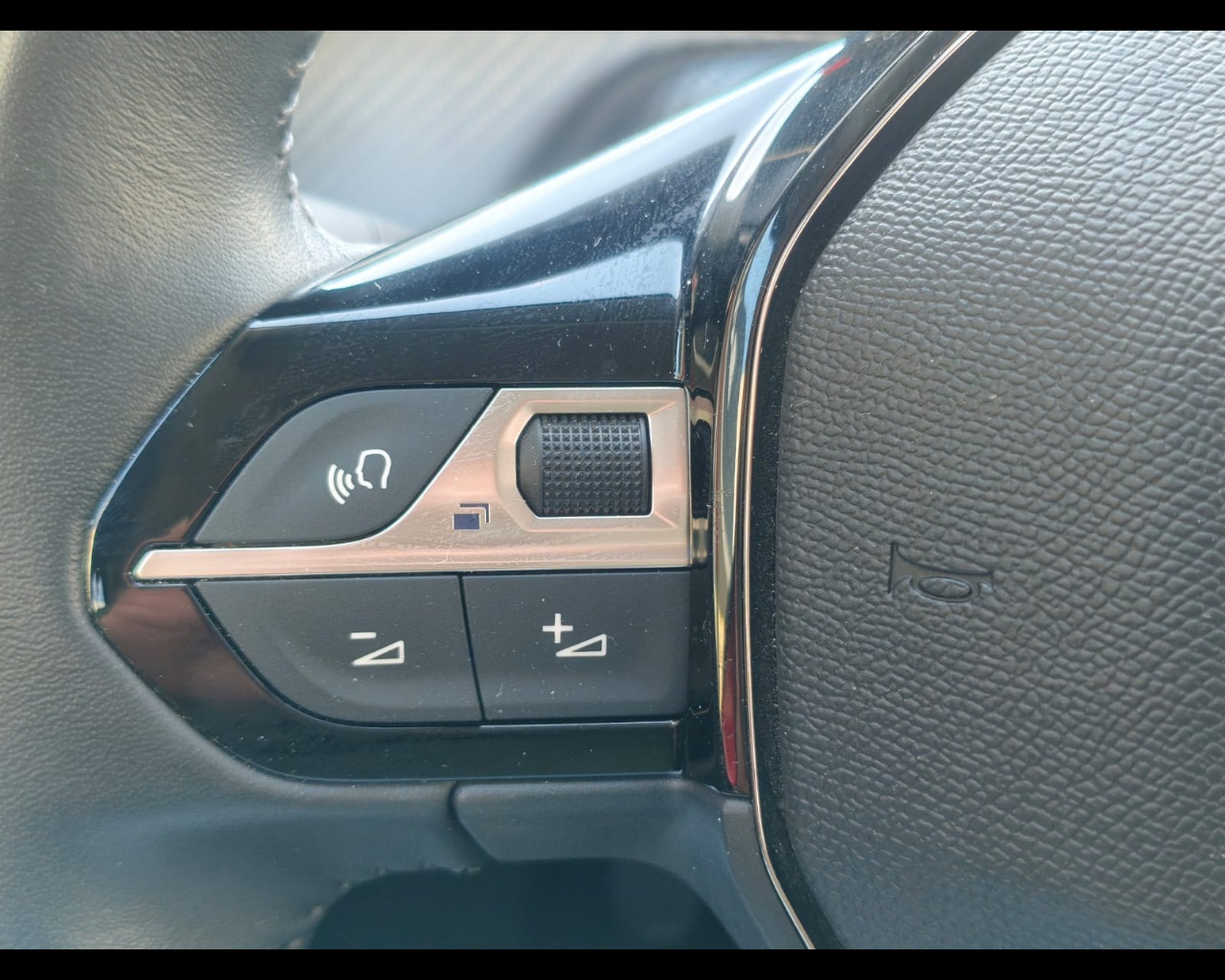 Foto PEUGEOT 208 1.2 puretech Active s&s 75cv