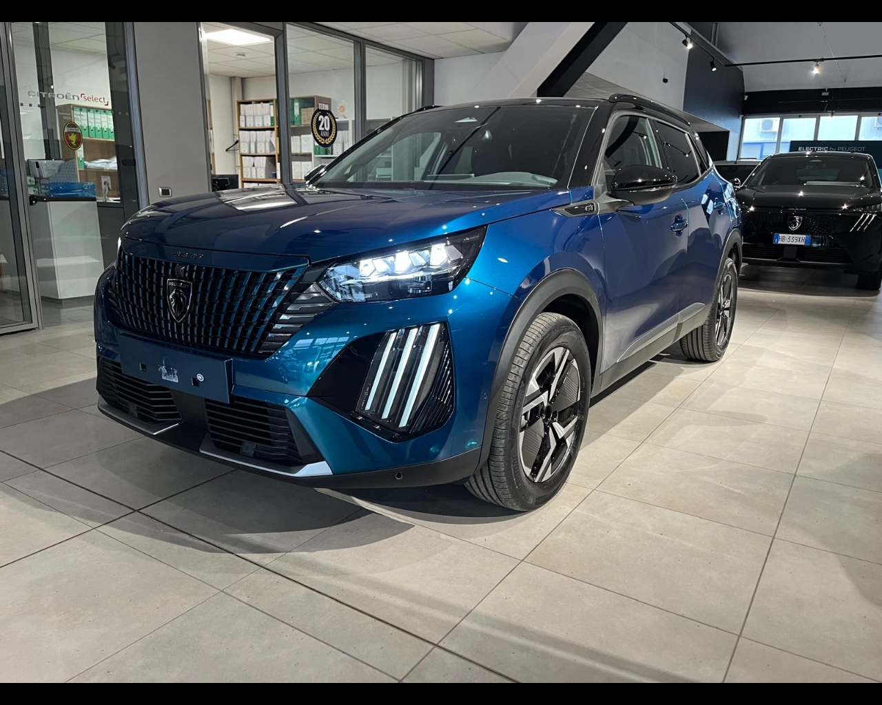 PEUGEOT 2008 1.2 hybrid GT 136cv e-dcs6 Usata