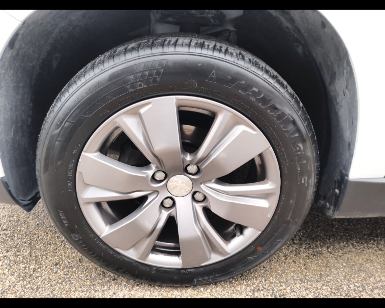Foto PEUGEOT 2008 1.6 bluehdi Active 100cv 