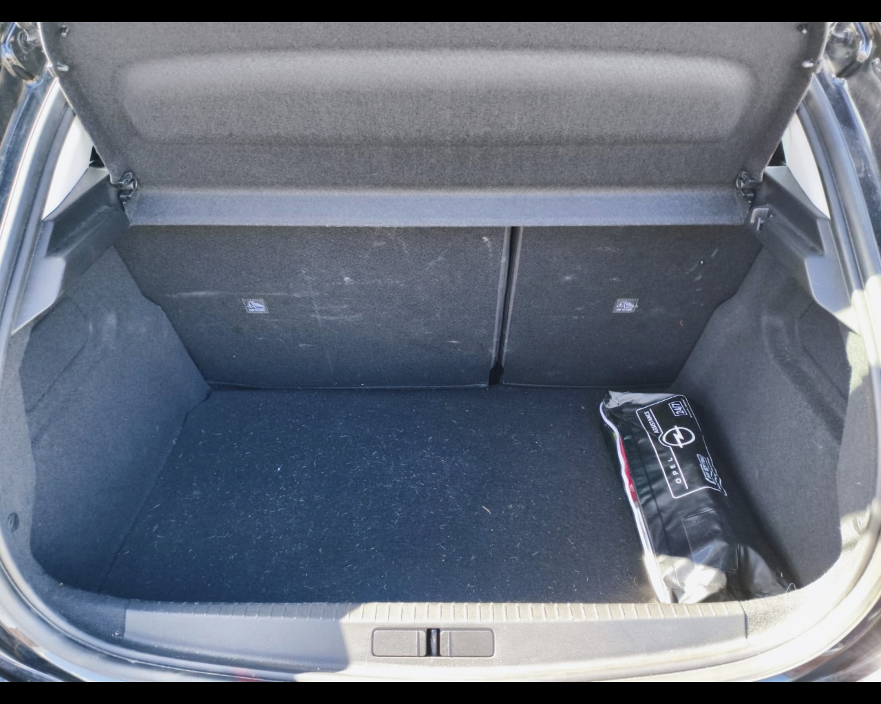 Foto OPEL Corsa 1.2 Edition 75cv