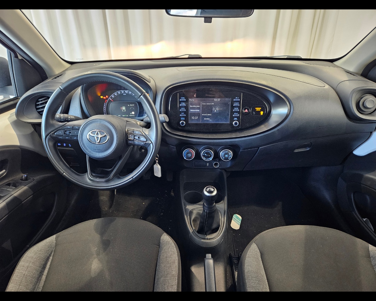 TOYOTA Aygo X 1.0 Active 72cv Benzina Usato - 5