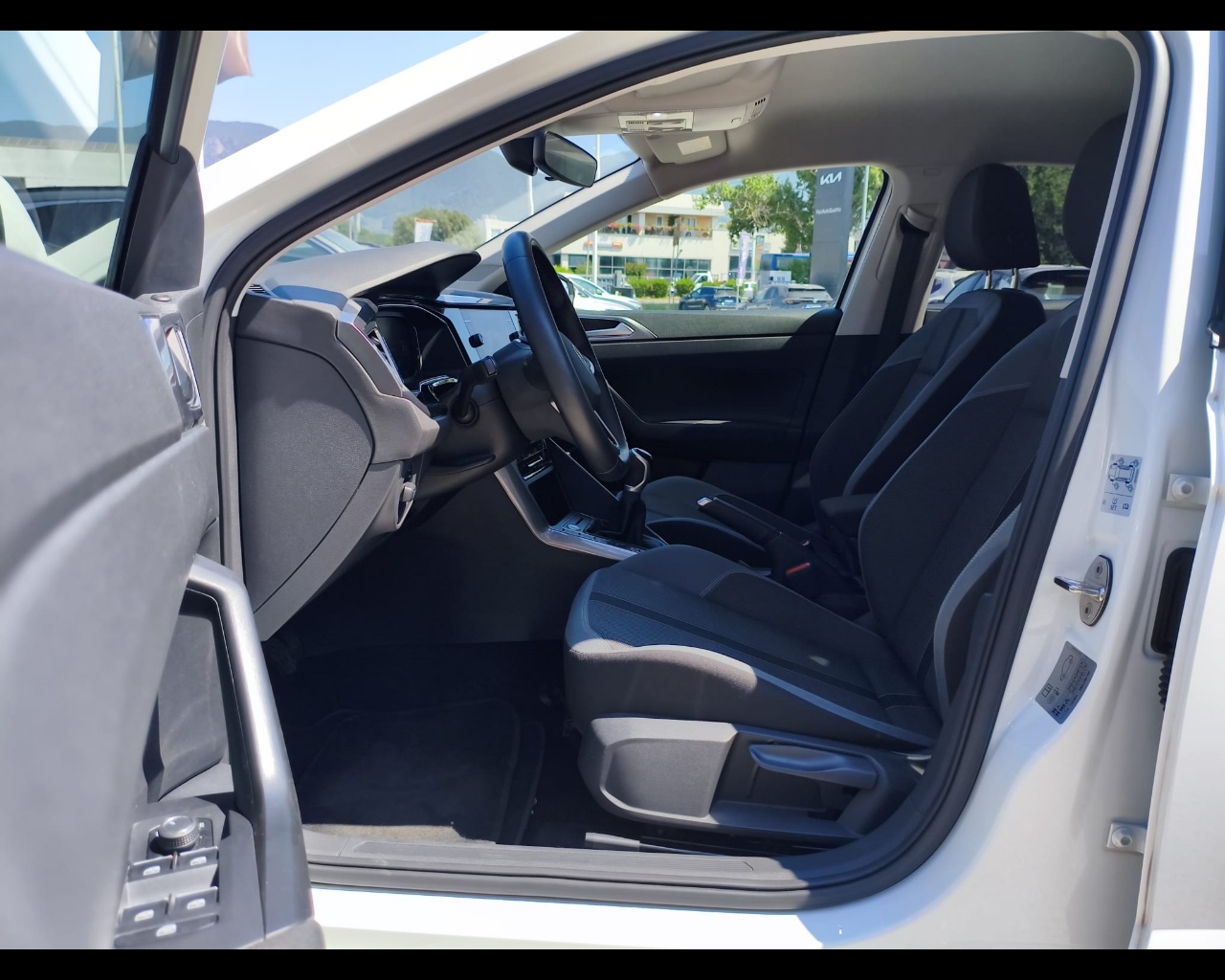 Foto VOLKSWAGEN Polo 1.0 tsi Style 95cv