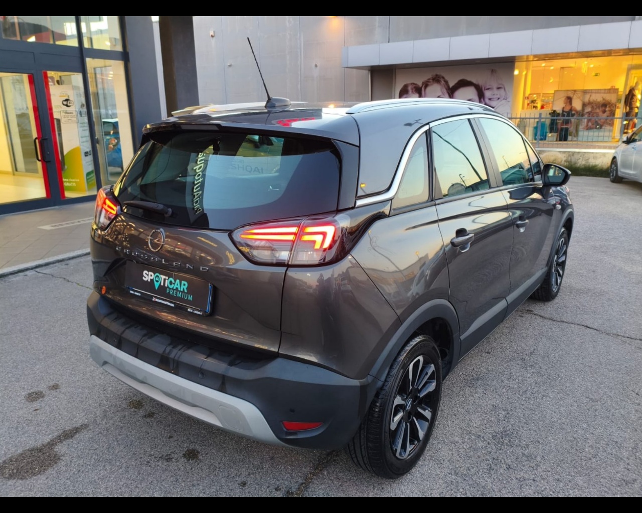 Foto OPEL Crossland 1.2 Elegance s&s 83cv