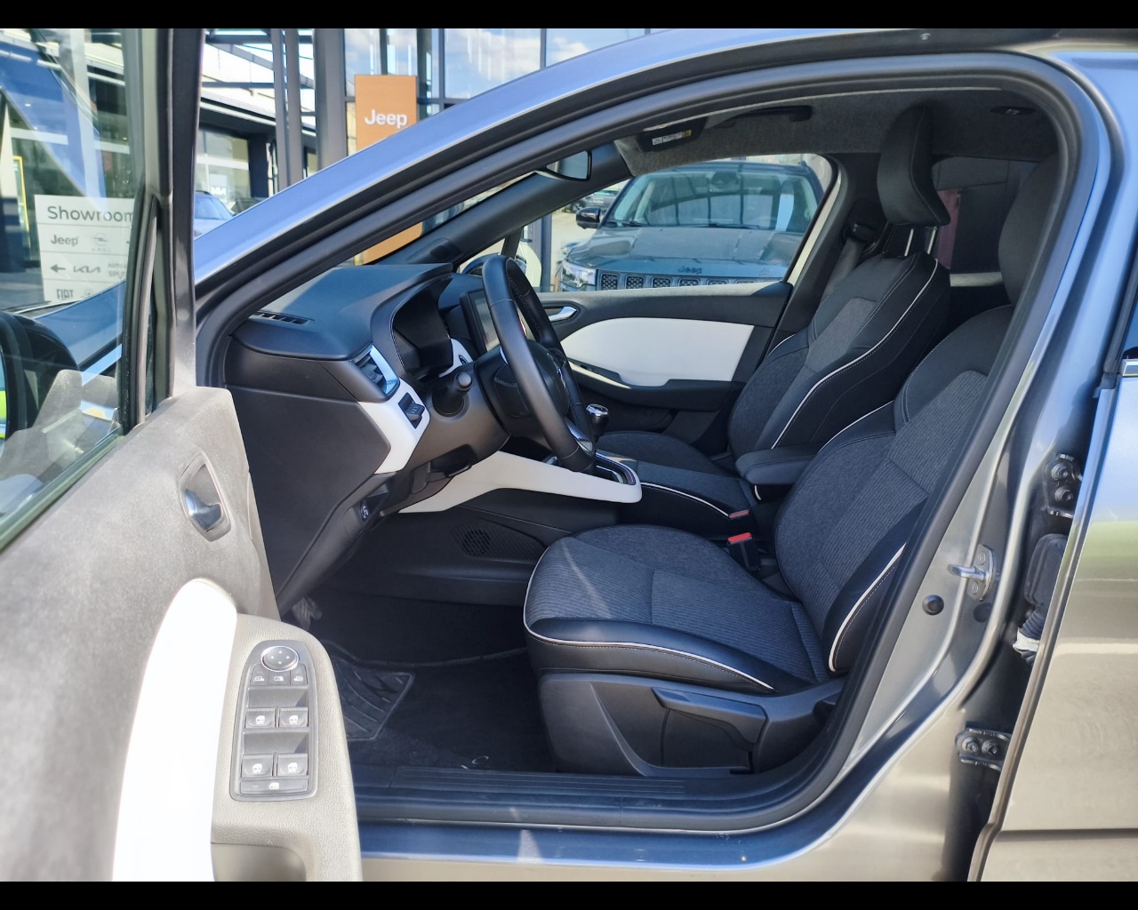 Foto RENAULT Clio 1.0 tce Techno Gpl 100cv