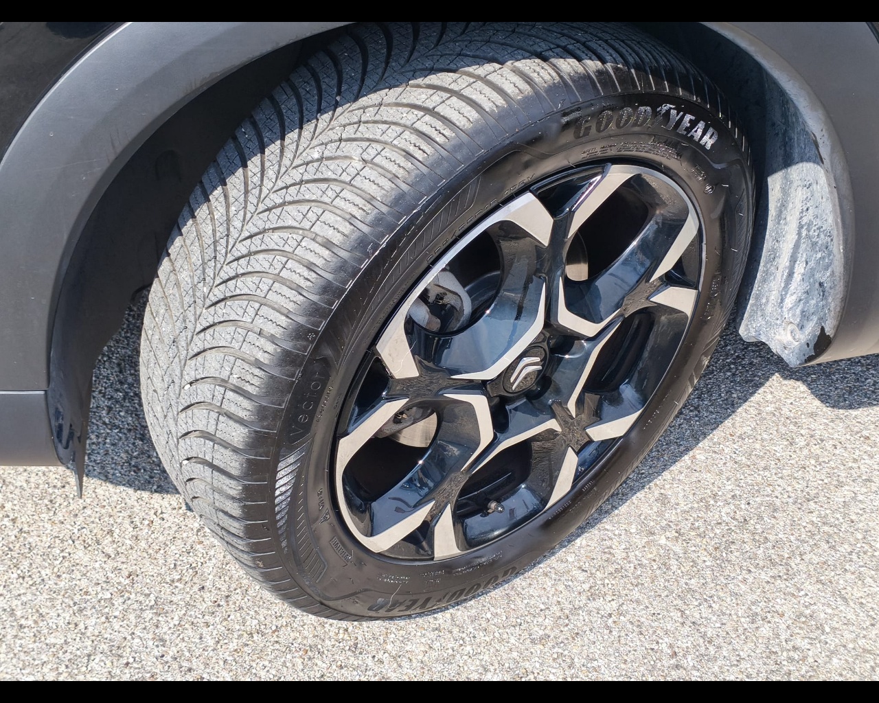 Foto CITROEN C5 Aircross 1.5 bluehdi Shine s&s 130cv eat8