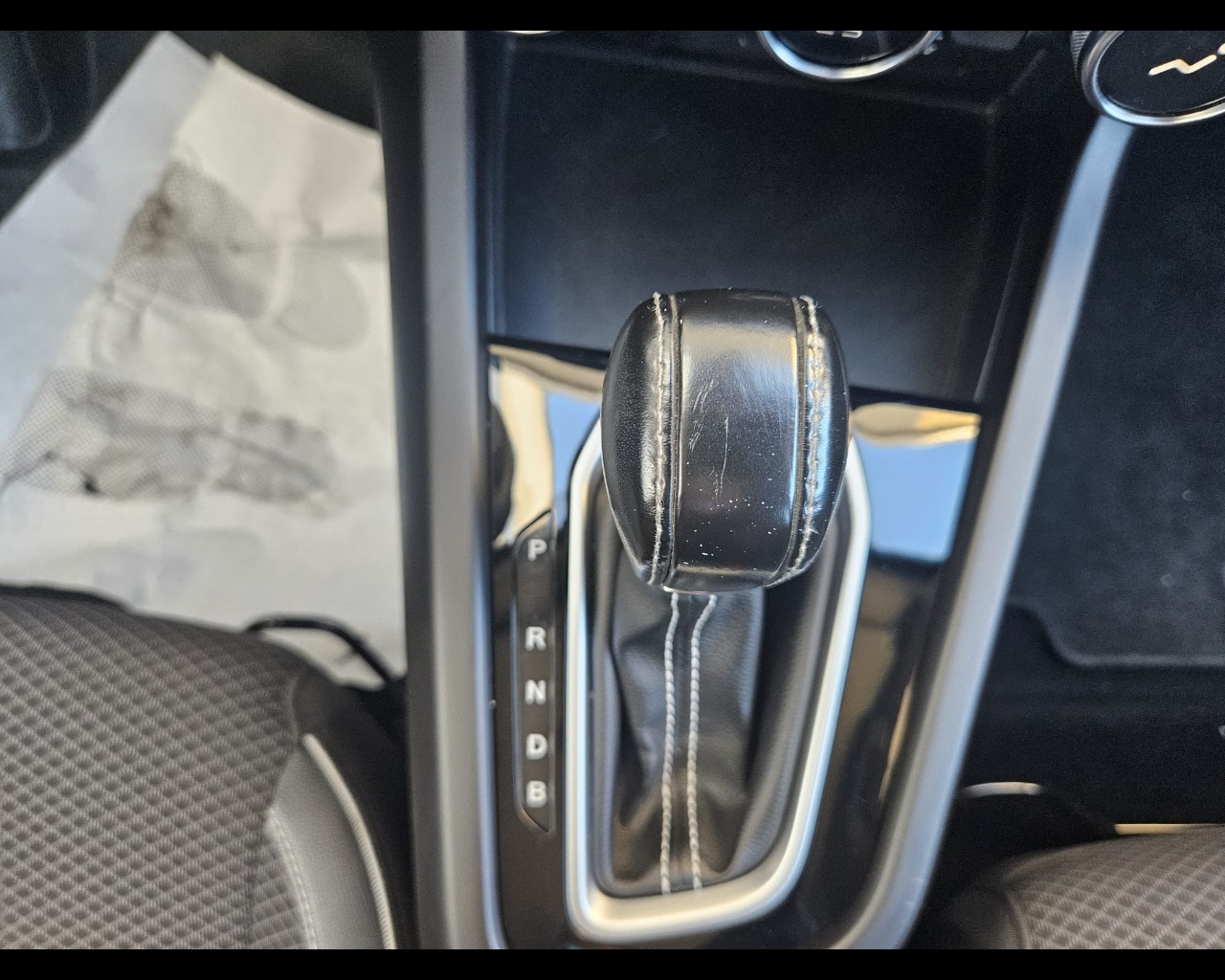 Foto RENAULT Arkana 1.6 E-Tech hybrid Intens 145cv