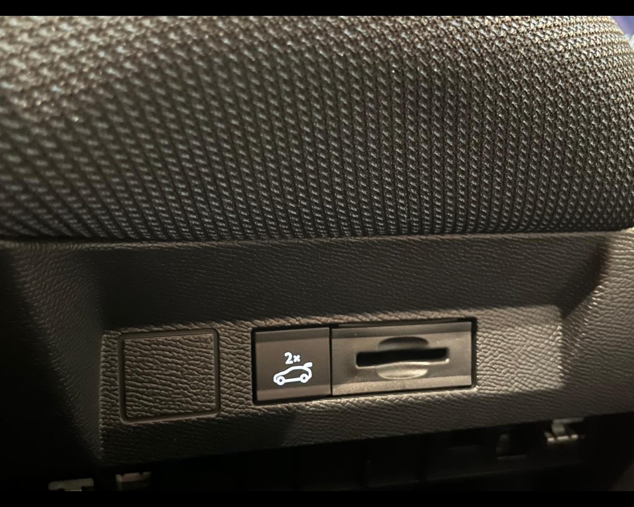 Foto CITROEN C5 Aircross 1.2 hybrid Max 145cv auto