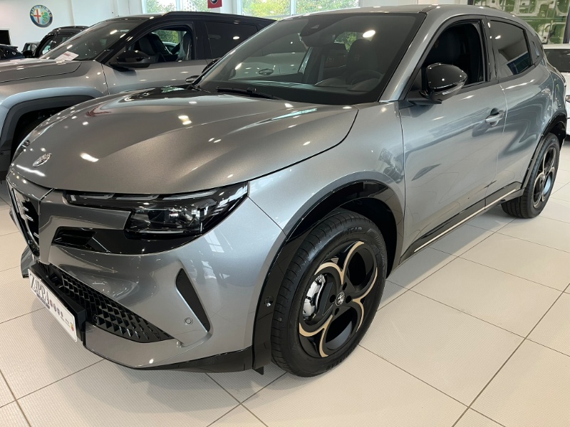 ALFA ROMEO – Junior 1.2 145 CV Hybrid eDCT6 Q4 Intensa