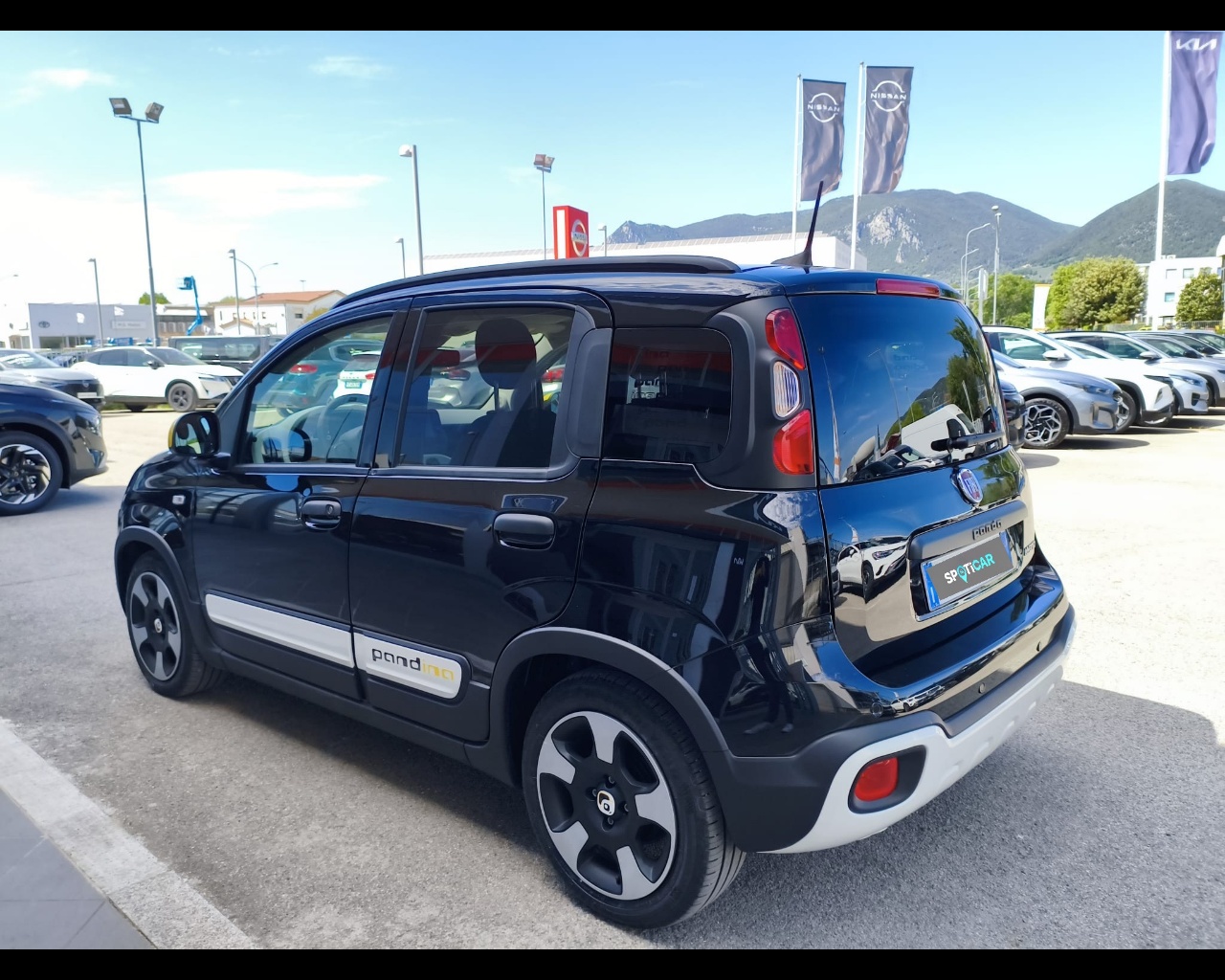 Foto FIAT Pandina Cross 1.0 firefly hybrid s&s 70cv