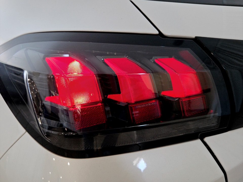 PEUGEOT 208 1.2 puretech Allure Pack s&s 75cv Benzina usato - 20