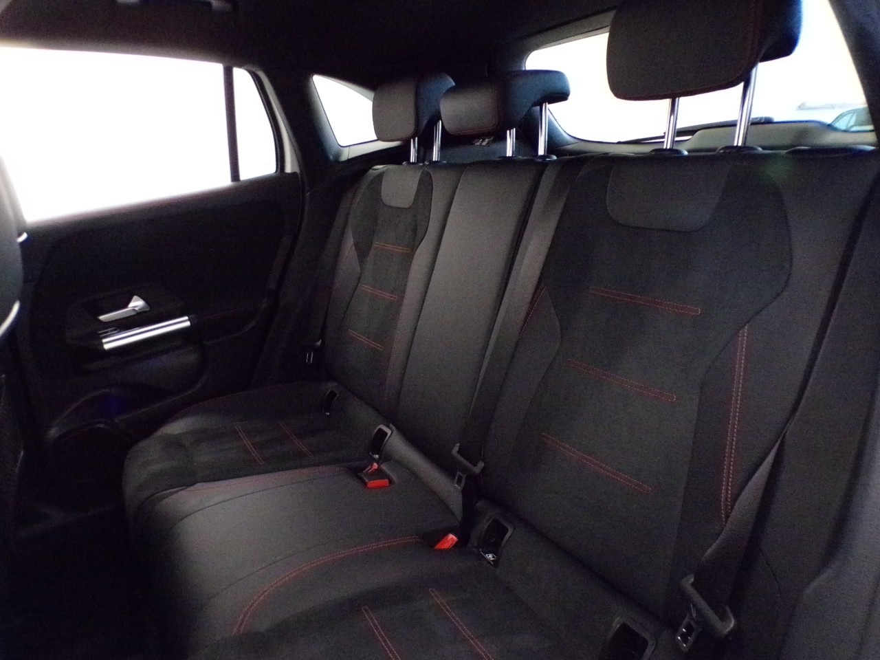 Mercedes  GLA 250 AMG Line Advanced Plus 4Matic 8G-DCT - 14
