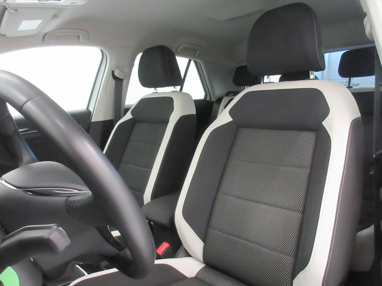 Volkswagen T-Roc 1.6 tdi Advanced - 12