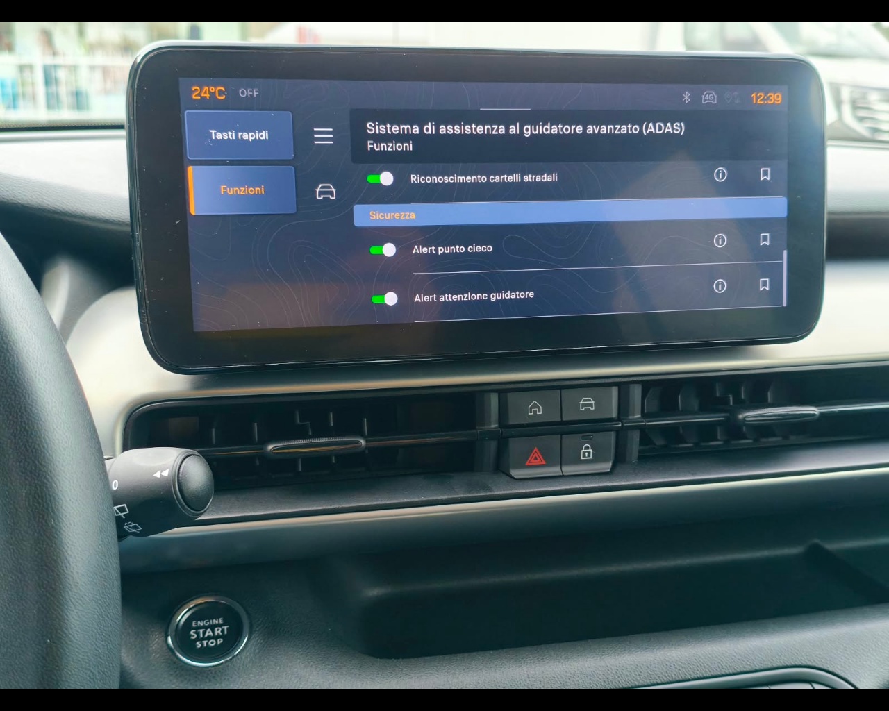 Foto JEEP Avenger 1.2 turbo e-hybrid mhev Summit fwd 110cv edct6