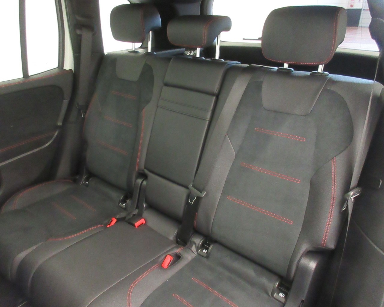 Mercedes GLB GLB 180 D Premium 8G-DCT - 14