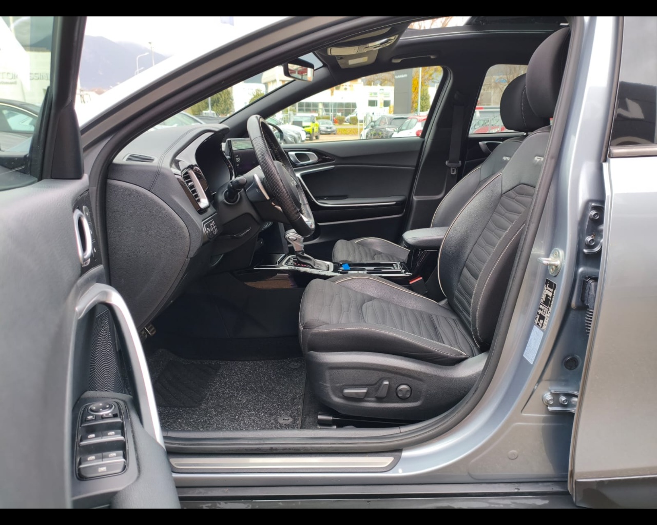 Foto KIA XCeed 1.6 crdi mhev GT-line Plus 136cv dct