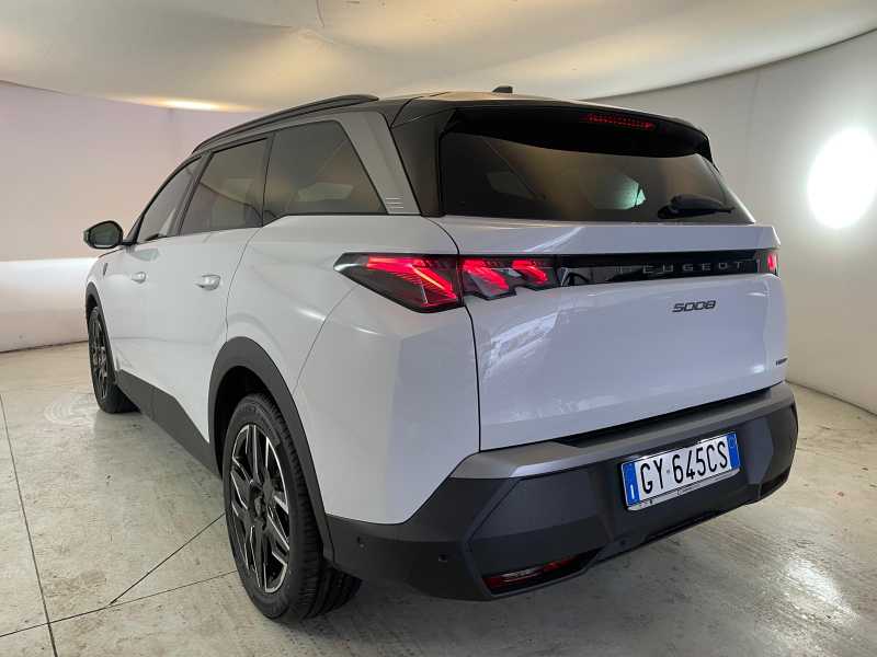 Nuovo 5008 Hybrid 136 E-dcs6 Gt