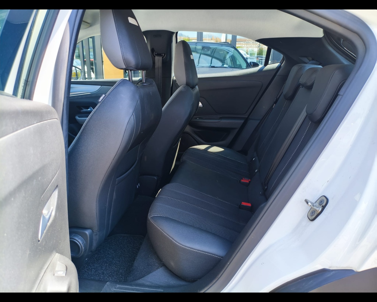 Foto OPEL Mokka 1.5 Elegance s&s 110cv