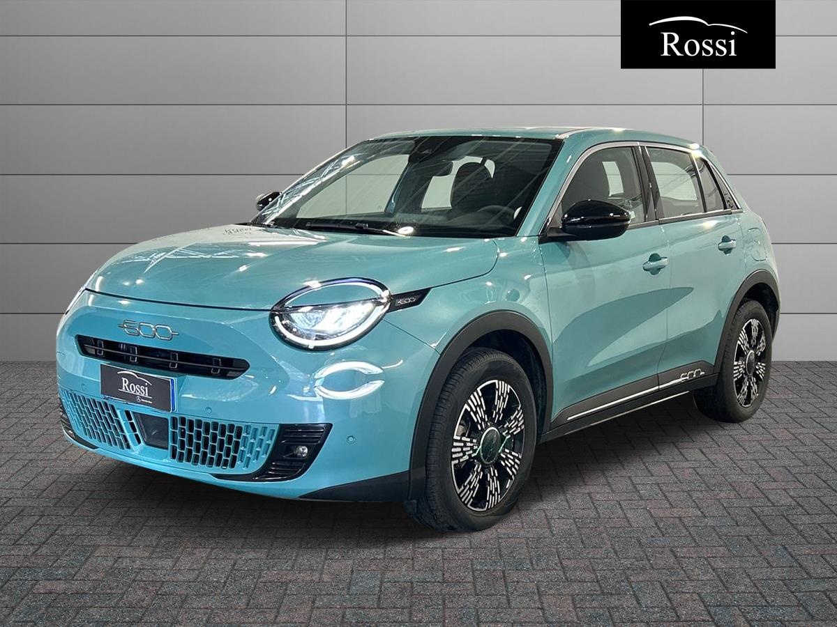 600 IV 2023 – 600 1.2 hybrid Pop 145cv auto