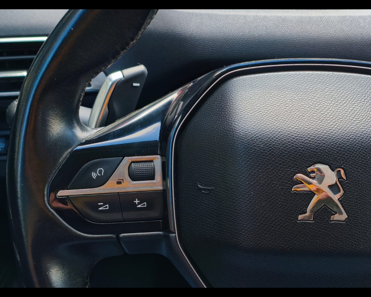 Foto PEUGEOT 3008 1.5 bluehdi GT Line s&s 130cv eat8