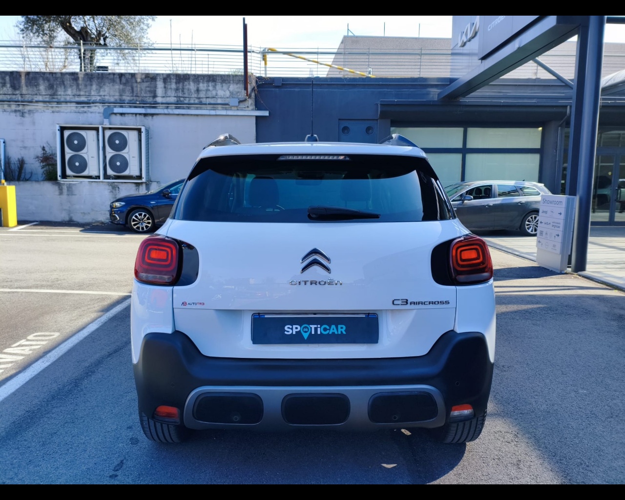 Foto CITROEN C3 Aircross 1.5 bluehdi Shine s&s 120cv eat6