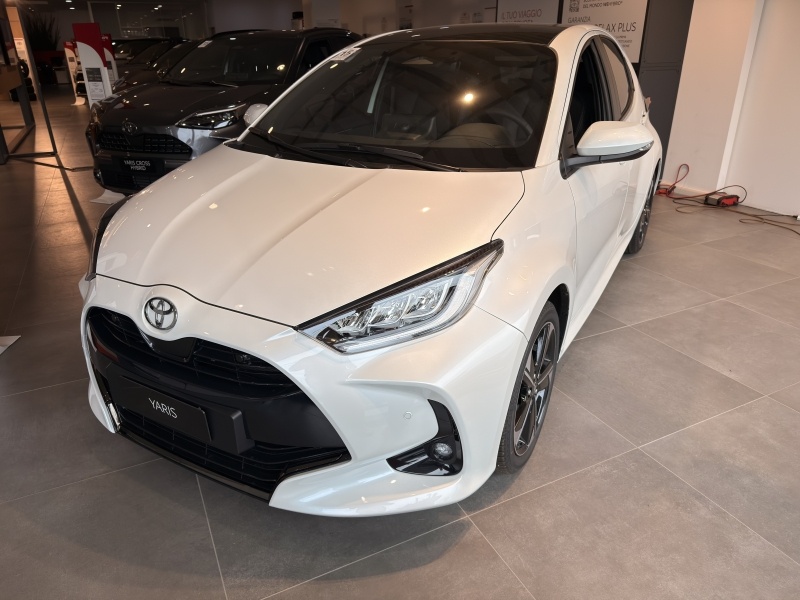 Foto veicolo TOYOTA YARIS 1.0-1.3-TS-D4D Yaris 1.5h 130 Premium Elettrica/Benzina