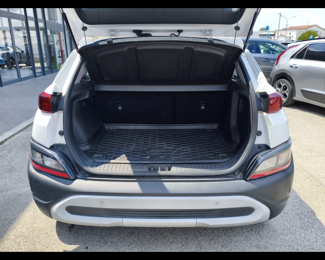 Foto HYUNDAI Kona 1.6 gdi hev Xtech 2wd 141cv dct