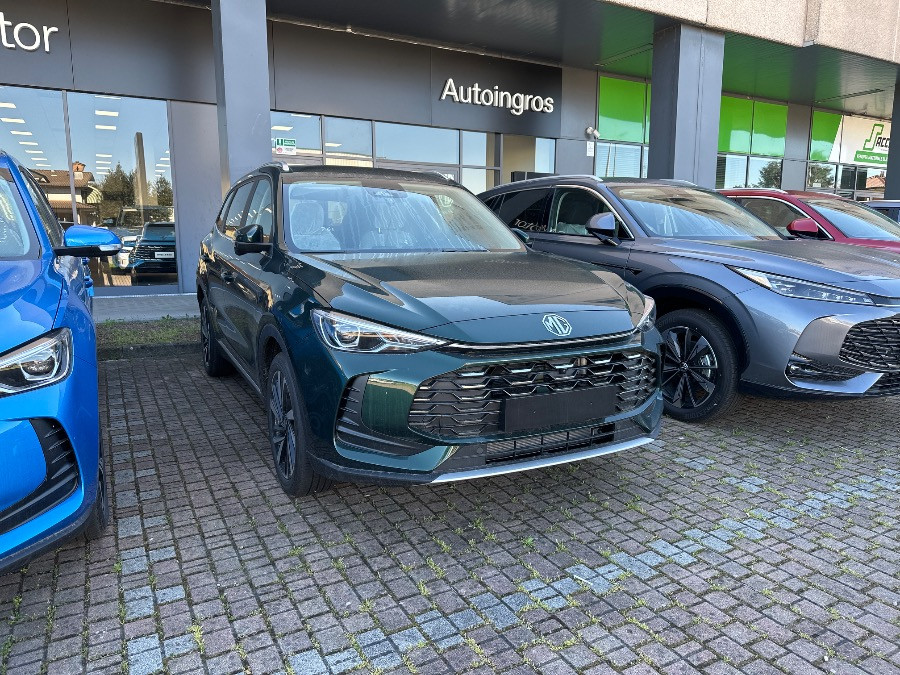 MG Zs32 Hev ZS HEV LUX British green