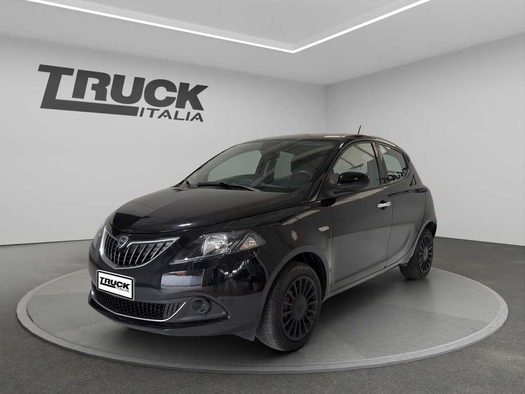 lancia-ypsilon-iii-2021-10-firefly-hybrid-silver-ss-70cv-sku93288