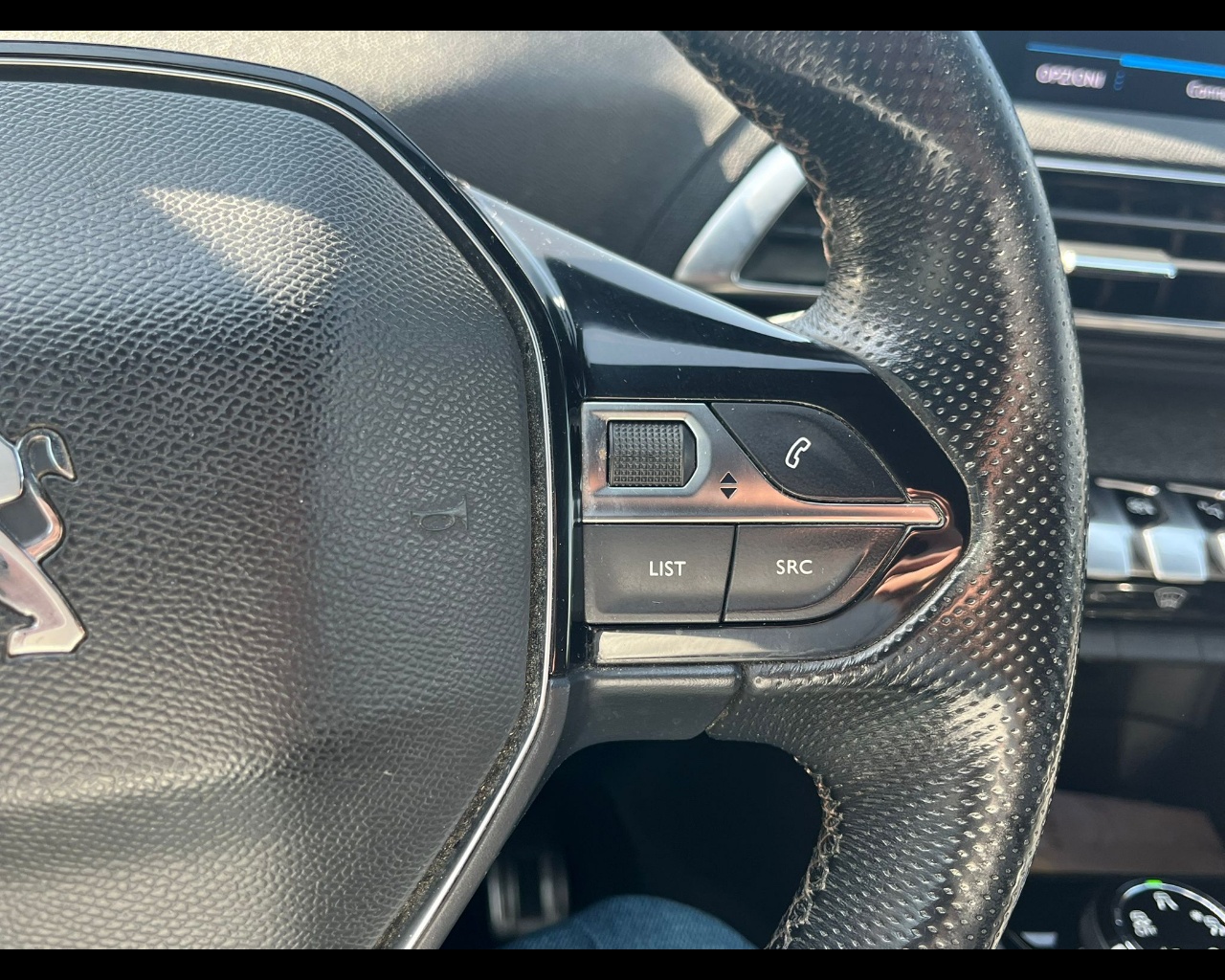 Foto PEUGEOT 3008 1.5 bluehdi GT Line s&s 130cv