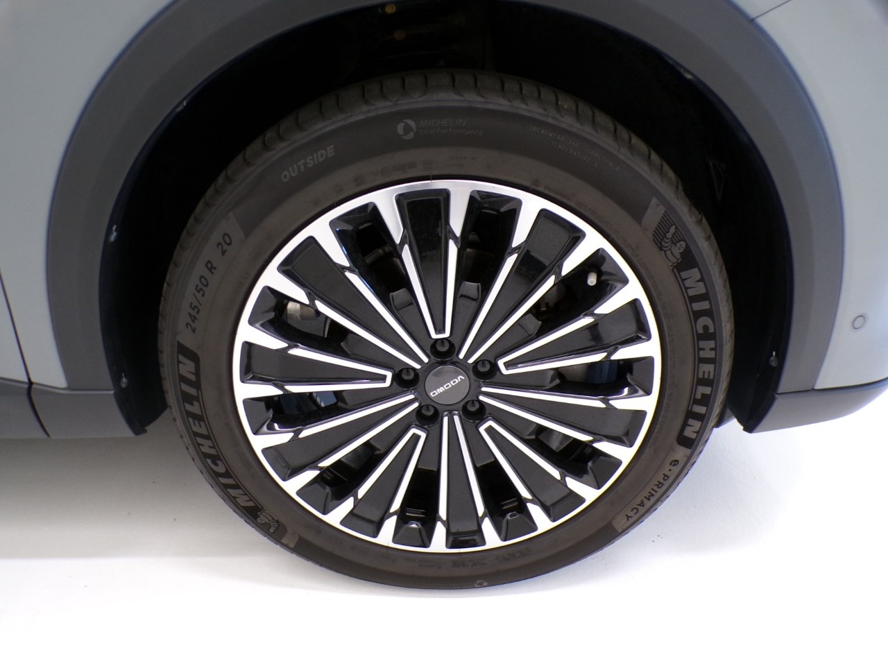 Omoda  Omoda 9 1.5 TGDi plug-in SHS Premium i-AWD DHT3 - 4