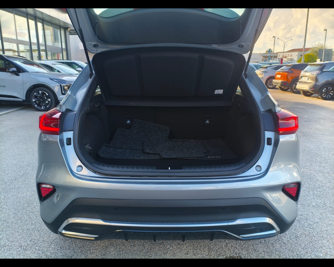 Foto KIA XCeed 1.0 tgdi Gpl Business 117cv mt