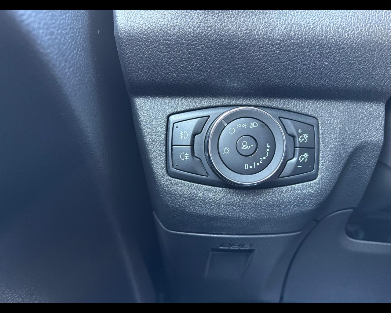 Foto FORD Transit Courier 1.5 tdci 75cv S&S Trend 