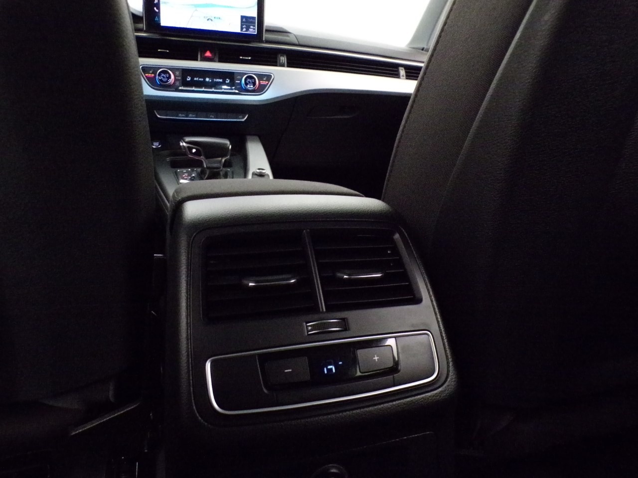 Audi A4 A4 Avant 35 2.0 tdi mhev Business 163cv s-tronic - 15