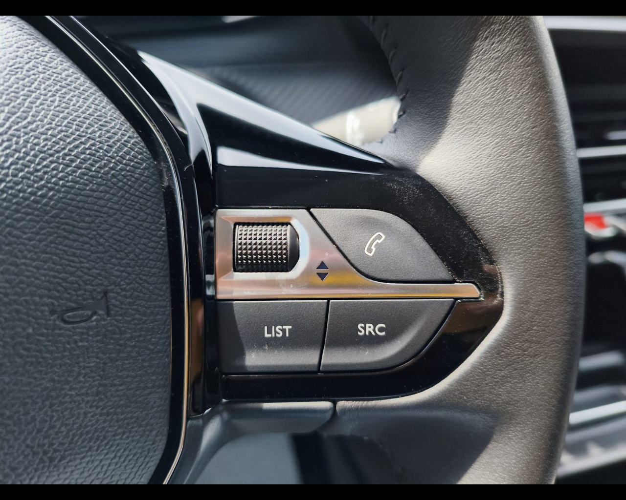 Foto PEUGEOT 208 1.2 puretech Allure s&s 100cv